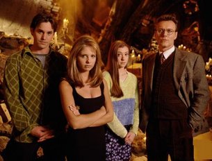 The core cast of Buffy in season one, 1997. From left to right: Xander, Buffy, Willow, Giles.